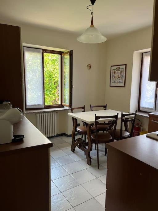Gabbinoholidayhome Appartamento In Suggestiva Corte Комо Екстериор снимка